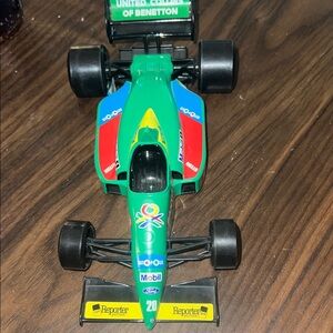 Burago #20 BENETTON Ford B 188 F-1 Race Car 1/24 Diecast Italy United Colors Of